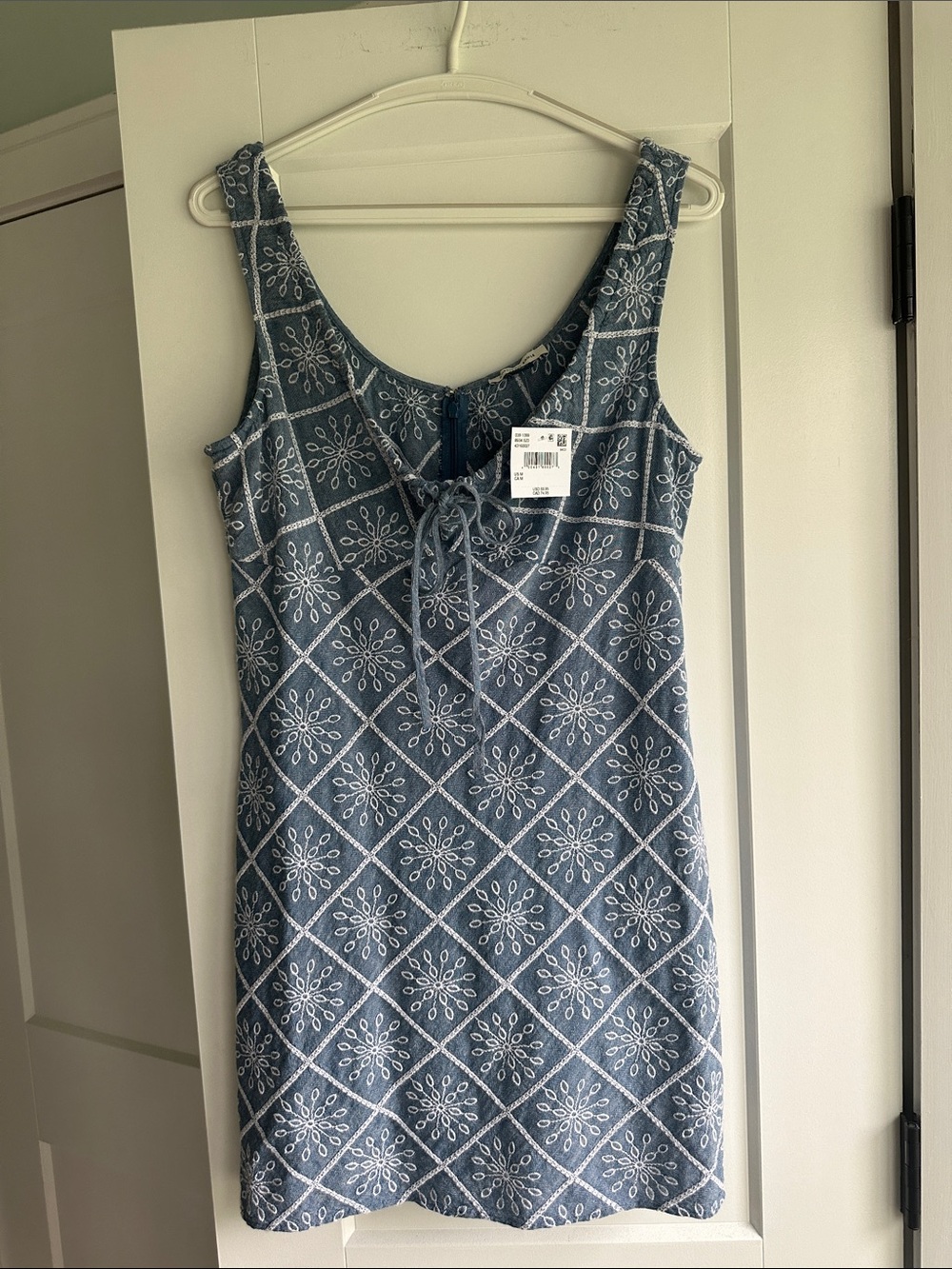 American Eagle AE tie front blue eyelet mini dress - medium NWT